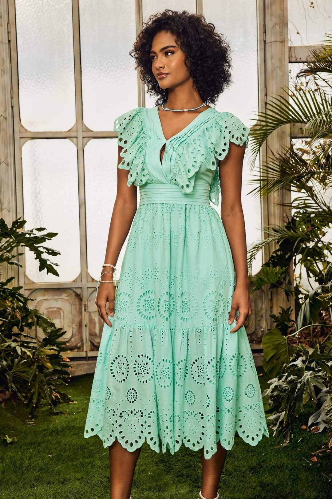 Ruth V Yaka Fırfırlı Midi Elbise