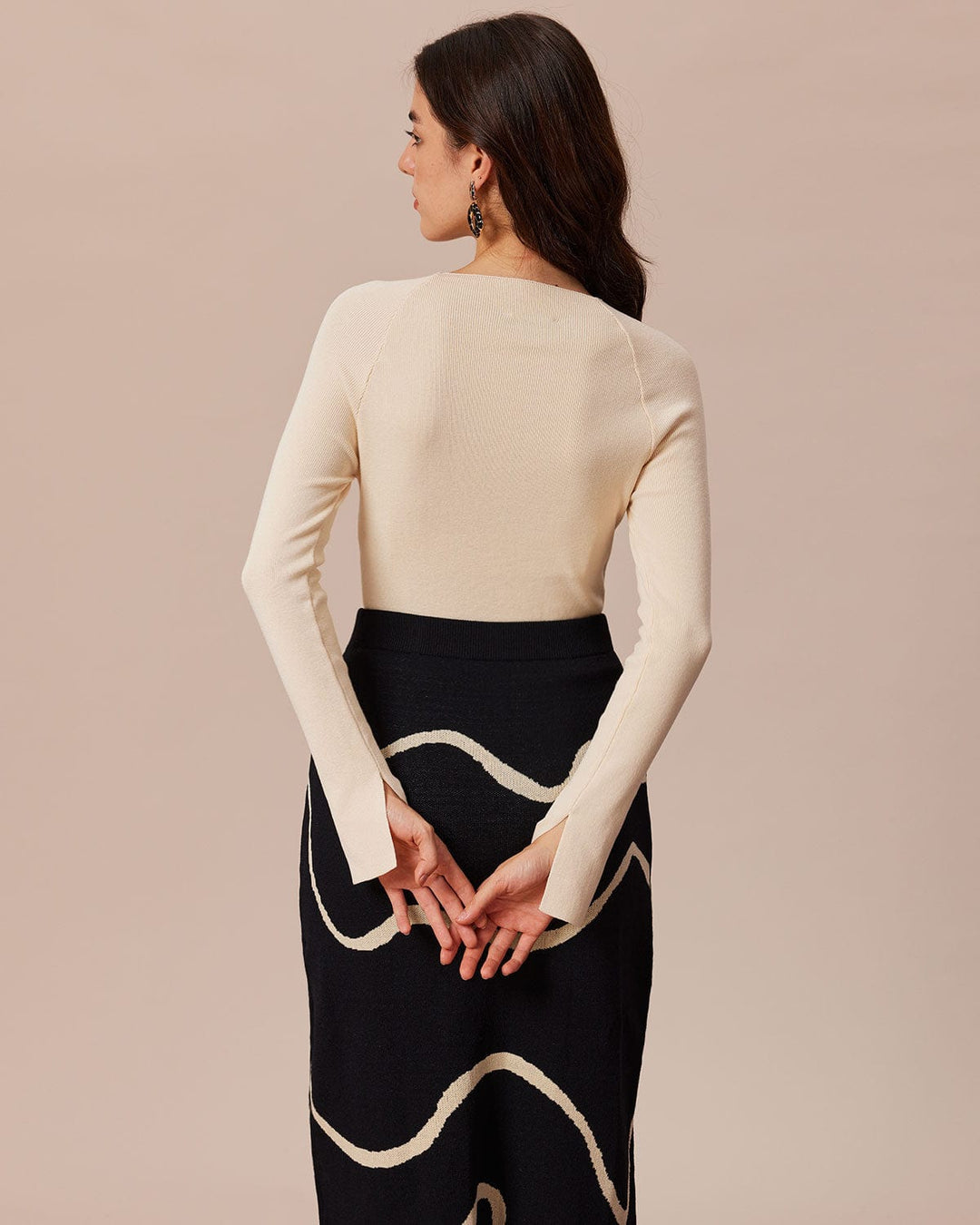 Bej Renkli Ribana Yırtmaçlı Bağlama Fiyonk Detaylı Triko Üst