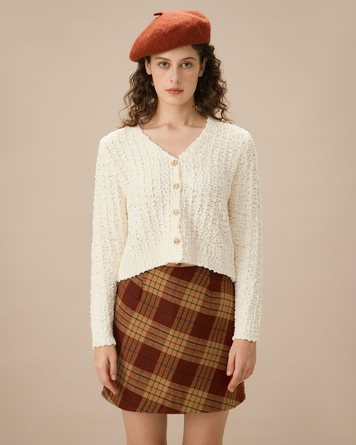 Beyaz V Yaka Tek Sıra Düğmeli Hırka