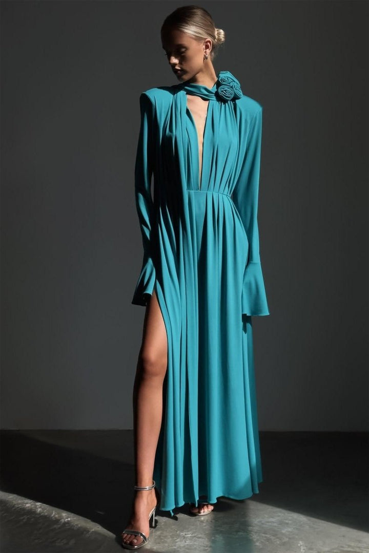 Yedda Çiçek Detaylı V Yaka Pileli Yırtmaçlı Maxi Elbise